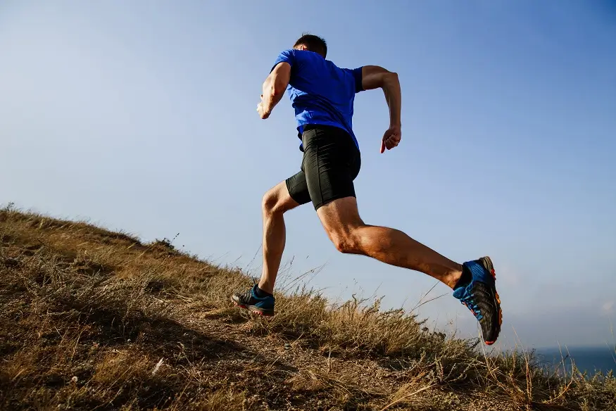 Dicas para maximizar o fortalecimento muscular durante a caminhada Dicas para maximizar o fortalecimento muscular durante a caminhada