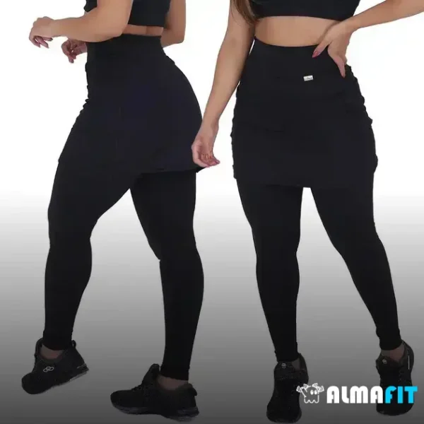 O "Legging Saia Suplex com Bolso Serena Tapa Bumbum Evangelica" é uma opção extremamente confortável e flexível, ideal para exercícios, atividades aeróbicas e uso casual, com um ajuste perfeito no corpo e a praticidade de bolsos integrados.