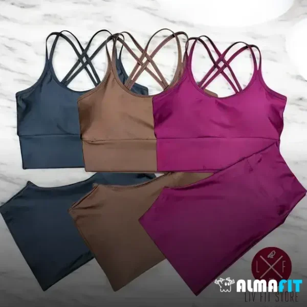 O "Kit 3 Conjuntos Power Short Meia Coxa Zero Transparência" oferece confort e flexibilidade ideal para treinos de academia e fitness, feito com tecido resistente e elástico que se adapta perfeitamente ao corpo, garantindo movimentação livre e estilo esportivo sem transparência.